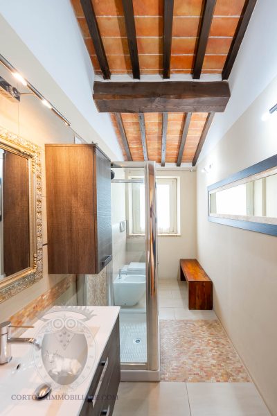 Colonica con piscina e giardino