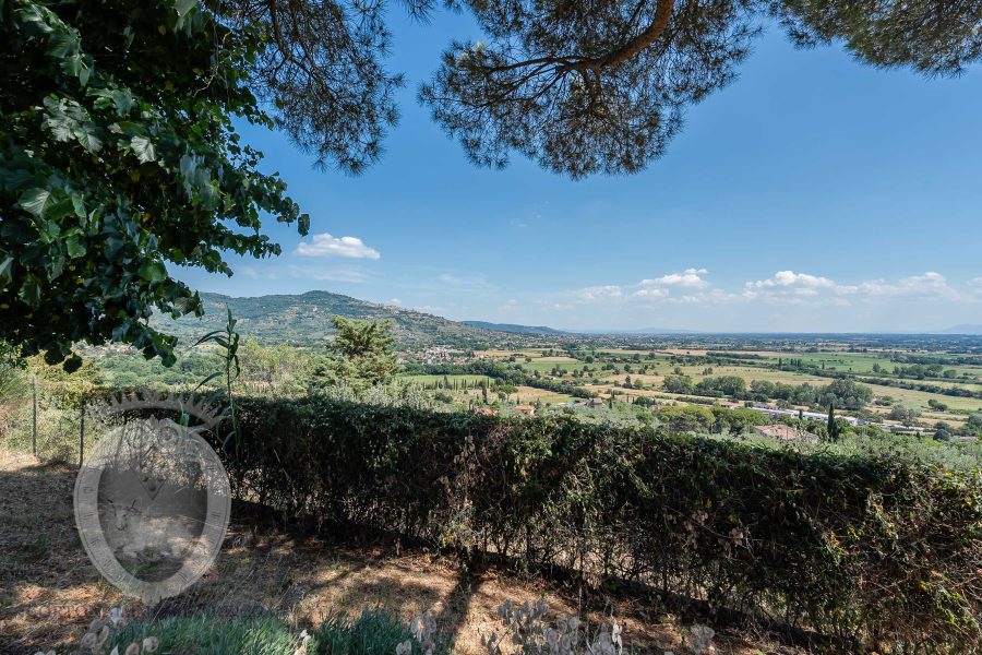 Villa con giardino e piscina