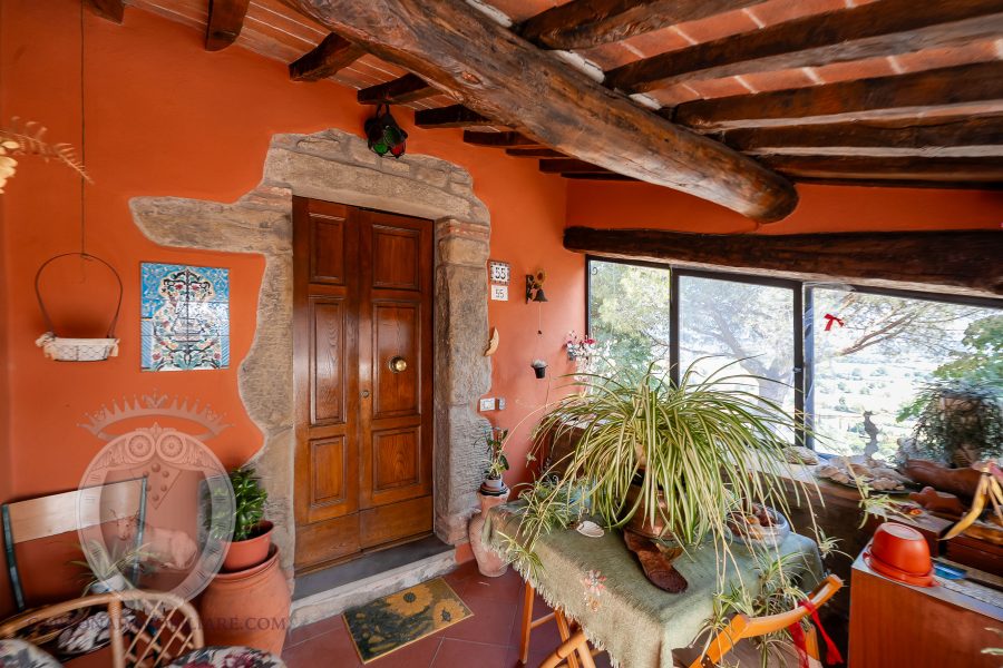 Villa con giardino e piscina