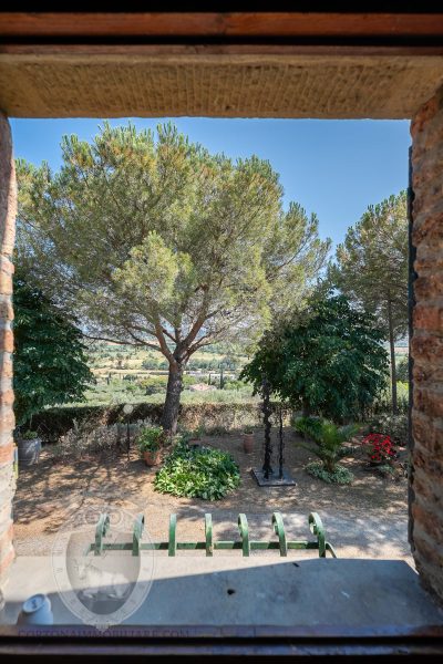 Villa with garden and swimming pool