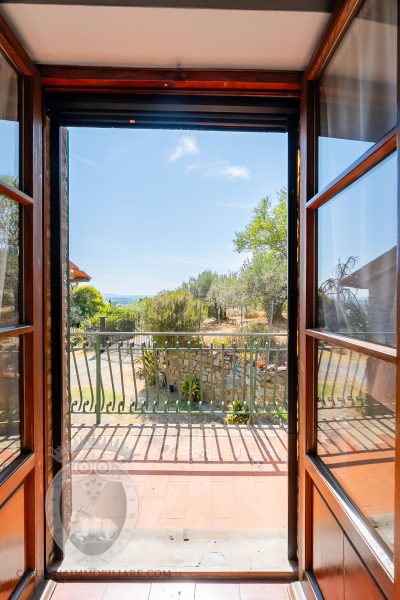 Villa with garden and swimming pool