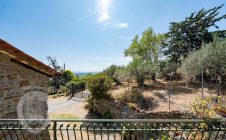 Villa con giardino e piscina