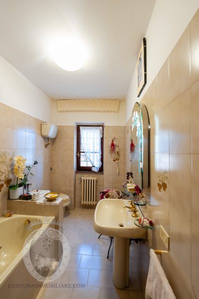 Villa con giardino e piscina