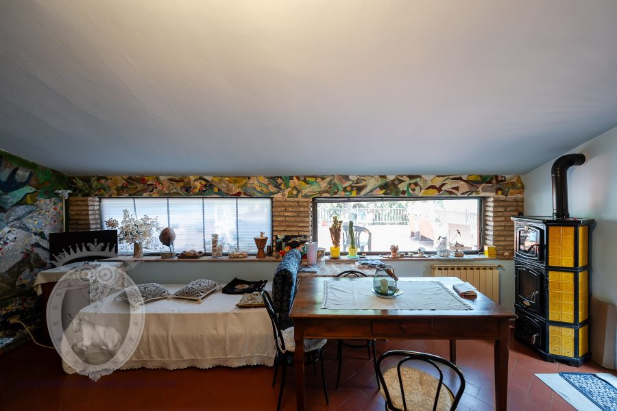 Villa con giardino e piscina
