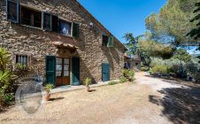 Villa con giardino e piscina