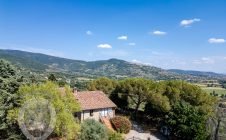 Villa with garden and swimming pool