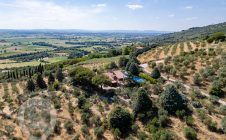 Villa con giardino e piscina