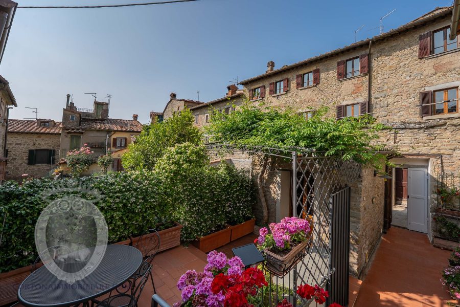 Terratetto in centro con patio e garage