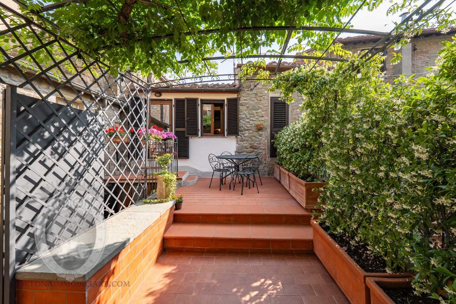 Terratetto in centro con patio e garage