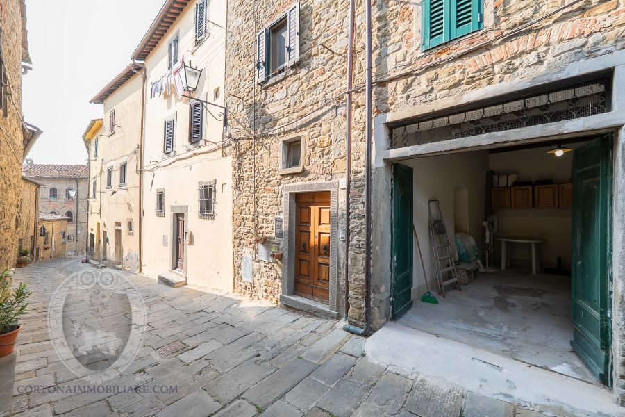 Terratetto in centro con patio e garage