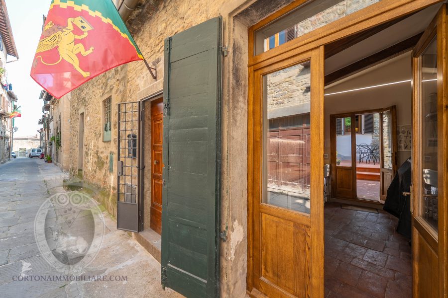 Terratetto in centro con patio e garage