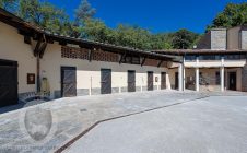 Casale con vista, terreno e annessi