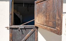 Casale con vista, terreno e annessi