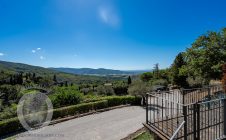 Casale con vista, terreno e annessi