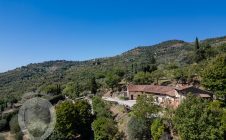 Casale con vista, terreno e annessi