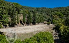 Casale con vista, terreno e annessi