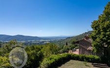 Casale con vista, terreno e annessi