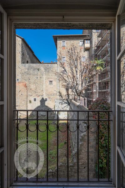 Detached townhouse in the center