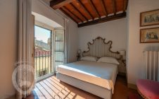 Detached townhouse in the center