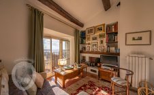 Detached townhouse in the center