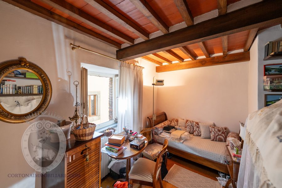 Detached townhouse in the center