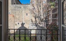 Detached townhouse in the center