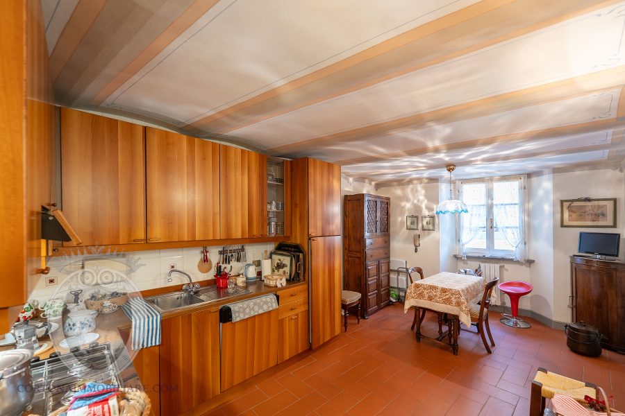 Detached townhouse in the center