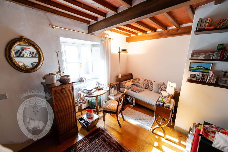 Detached townhouse in the center