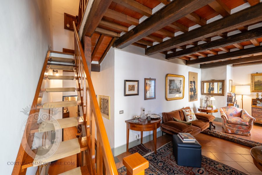 Detached townhouse in the center