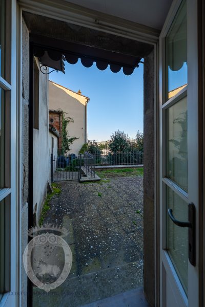 Appartamento con giardino e garage