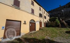 Appartamento con giardino e garage