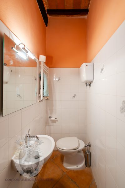 Colonica con piscina e giardino