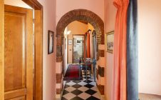 Colonica con piscina e giardino