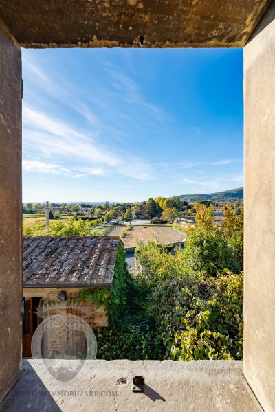 Colonica con piscina e giardino