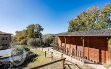 Casale con vista e piscina