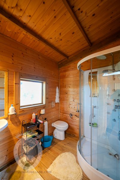 Casale con vista e piscina