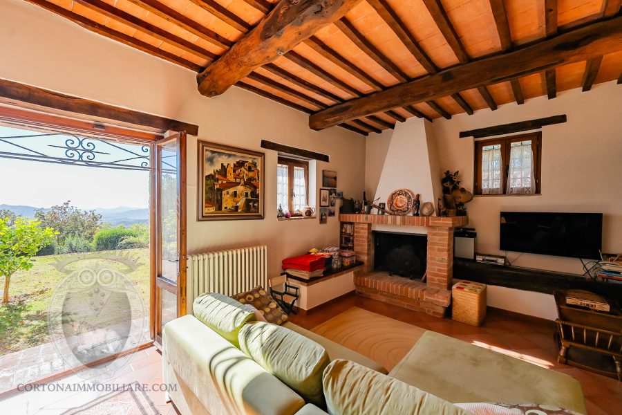 Casale con vista e piscina