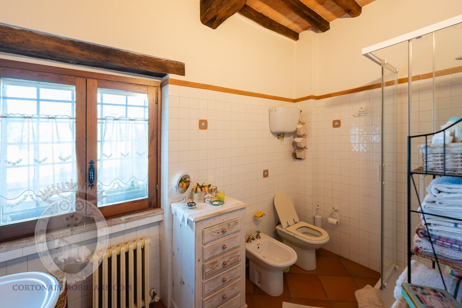 Casale con vista e piscina