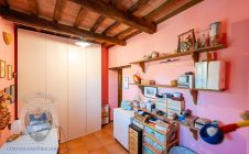 Casale con vista e piscina