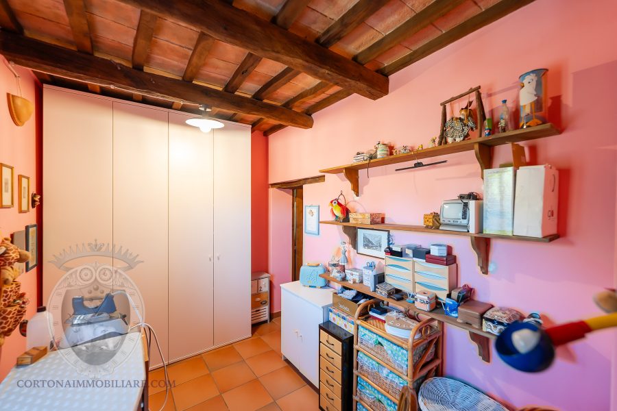 Casale con vista e piscina