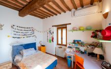 Casale con vista e piscina