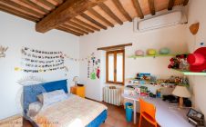 Casale con vista e piscina