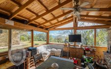 Casale con vista e piscina