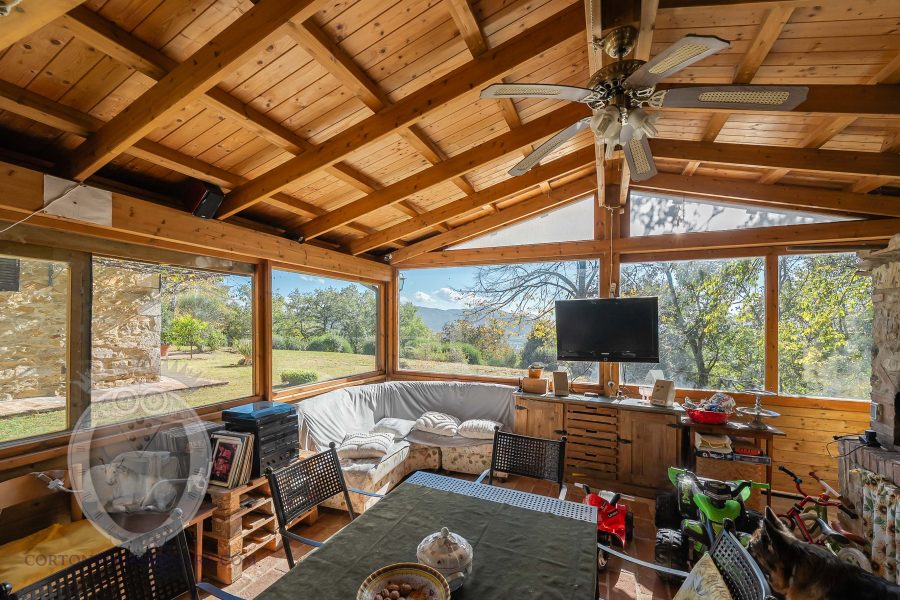 Casale con vista e piscina