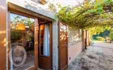 Farmhouse with garden and swimming pool