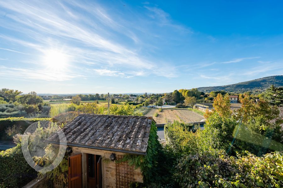 Farmhouse with garden and swimming pool