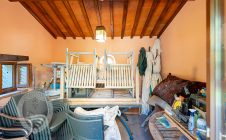 Colonica con giardino piscina e annessi