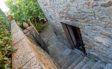 Farmhouse with garden and swimming pool