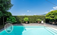 Farmhouse with garden and swimming pool