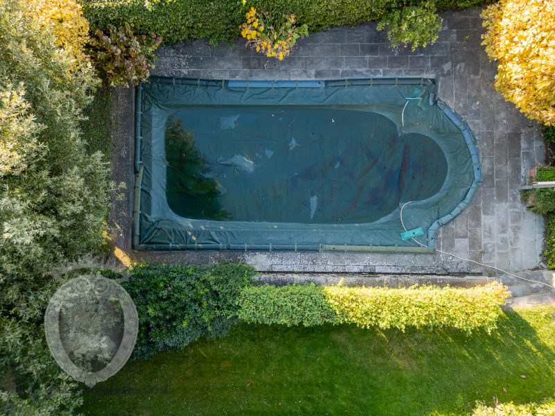 Colonica con giardino piscina e annessi
